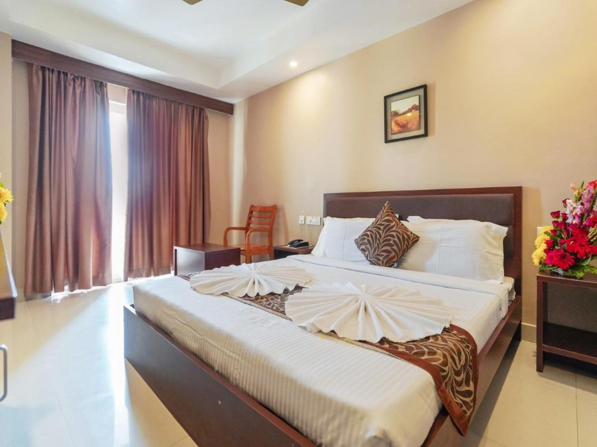Hotel Shreehari Grand Puri Exterior foto